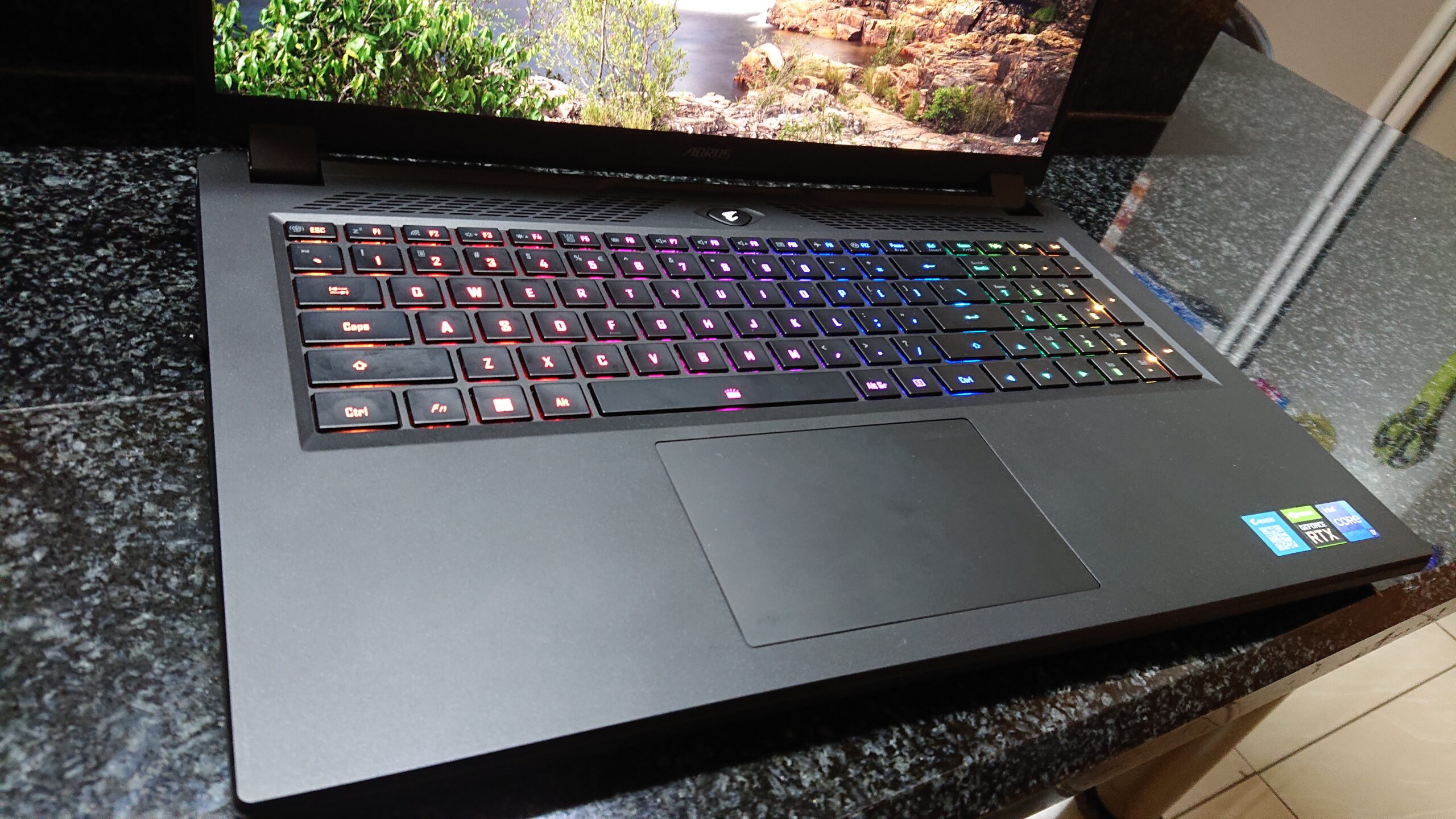 Gigabyte Aorus 17 XE4 keyboard