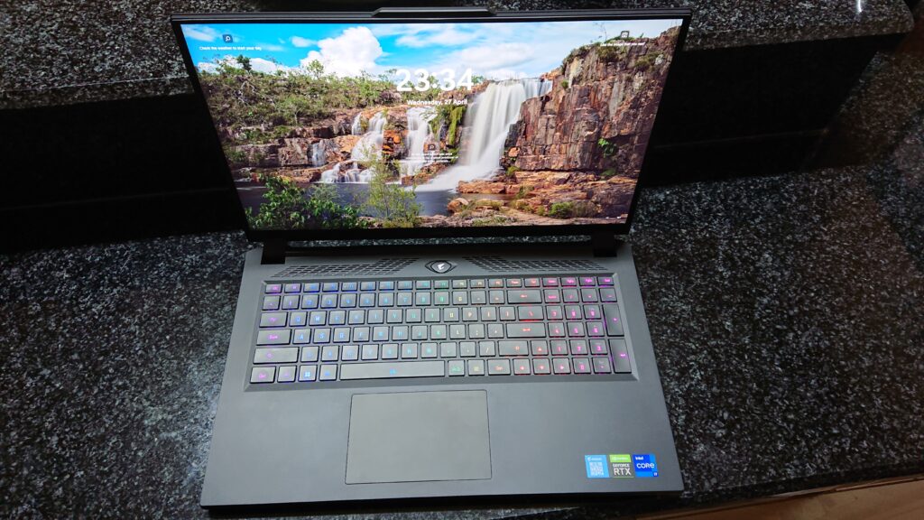 Gigabyte Aorus 17 XE4 appearance